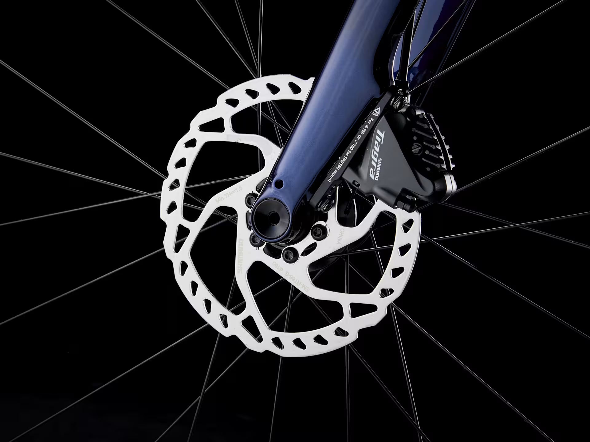 TREK Domane AL 4 Gen 4 (Hex Blue to Marianas Blue Fade)