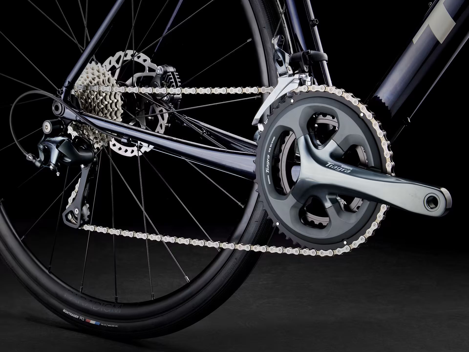 TREK Domane AL 4 Gen 4 (Hex Blue to Marianas Blue Fade)