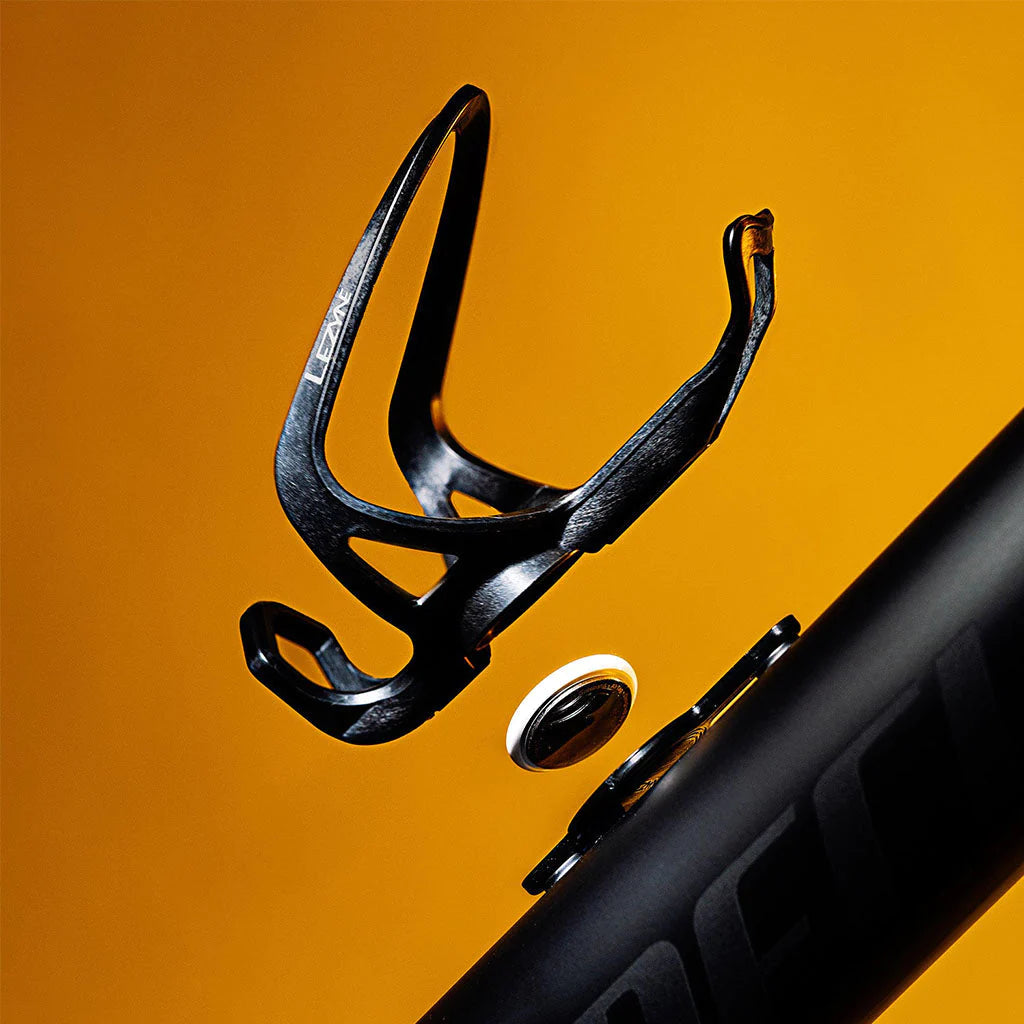 LEZYNE BOTTLE CAGE AIRTAGGER MATRIX-BLACK