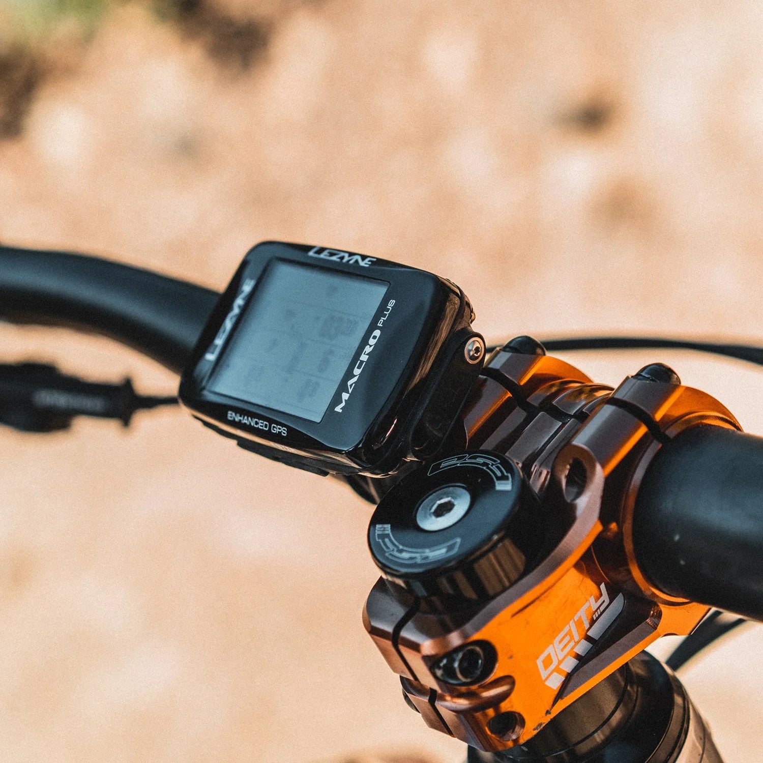 LEZYNE COMPUTER MACRO PLUS GPS BIKE