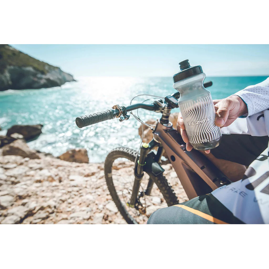LEZYNE BOTTLE FLOW SMOKE GREY 750 ML