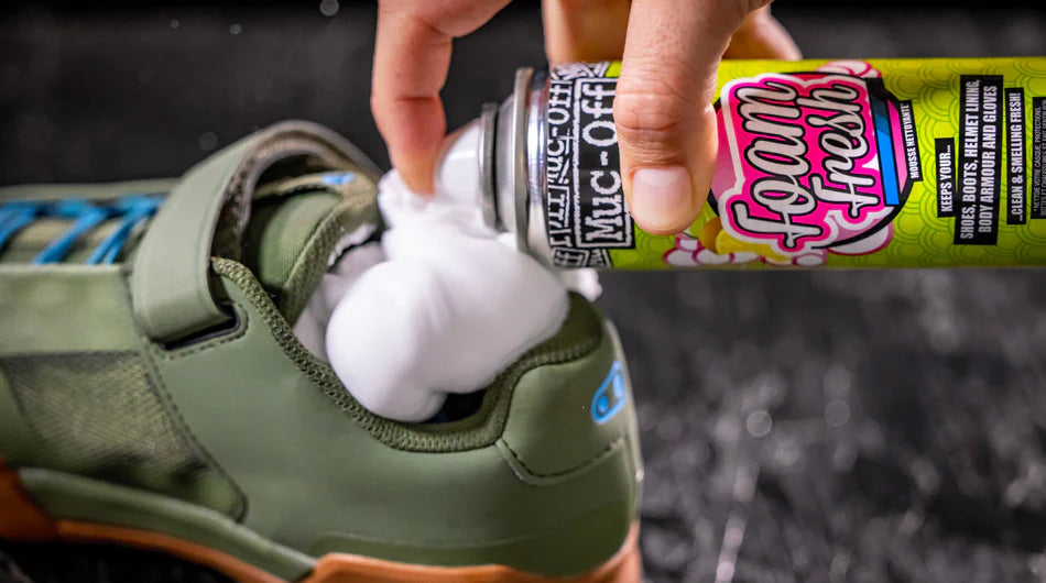 MUC-OFF PREMIUM BIKE SHOE CARE KIT